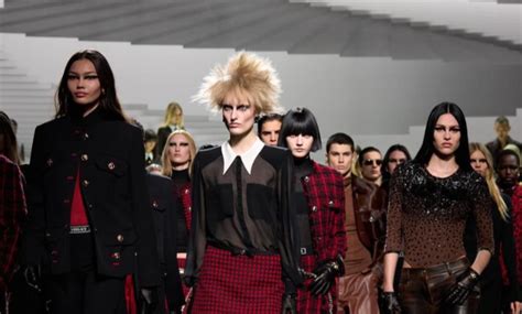 Il 2024 punk di Donatella Versace 